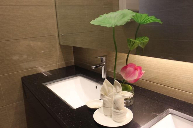 Bathroom, Jianchuan Hotel, Dali Bai