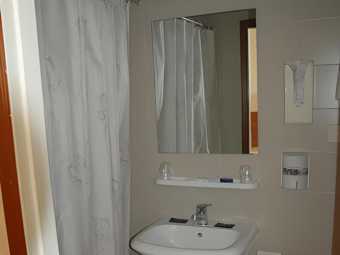 Bathroom 8