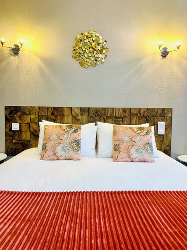 Bedroom 3, Hotel du Roy, Côte-d'Or
