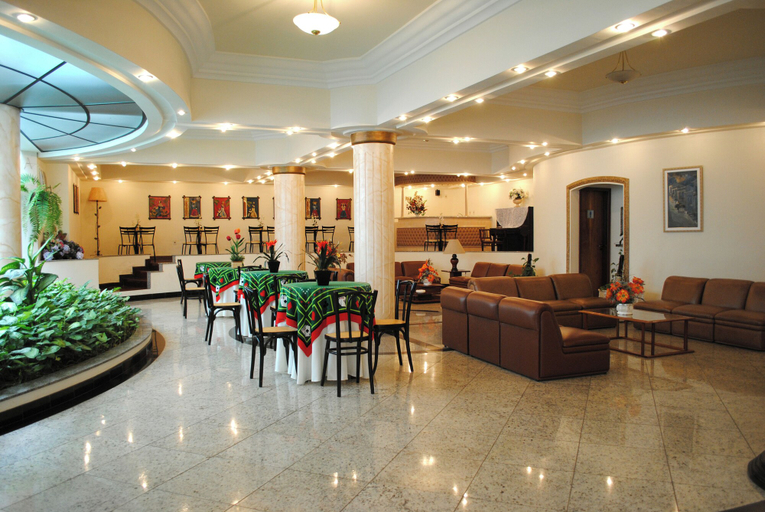 Others 5, Hotel Guanabara, São Lourenço