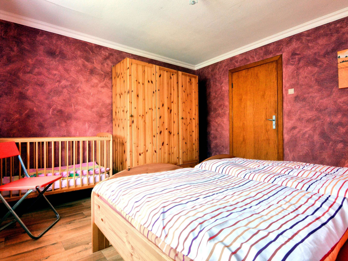 Bedroom 2, Cosy Holiday Home with Sauna, Terrace, Liège