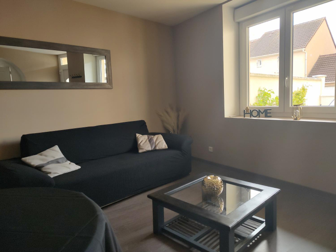 Others 3, Logement F2, Yvelines