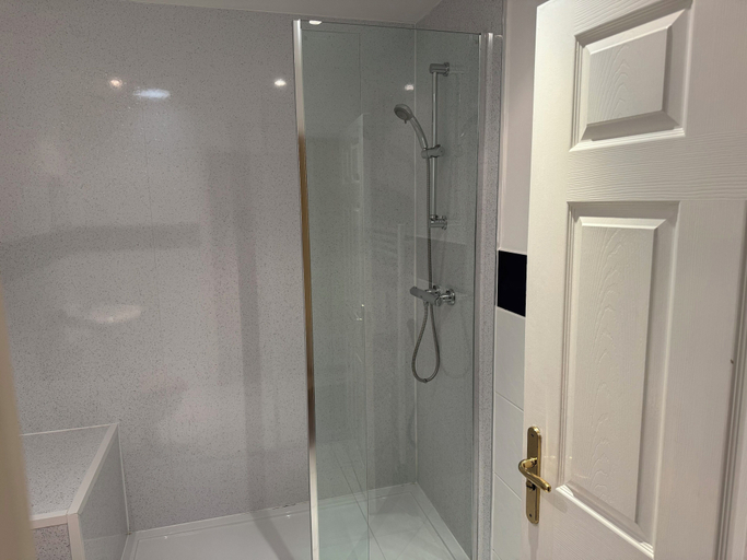 Bathroom 4, Caradoc Country Cottages LTD, Shropshire