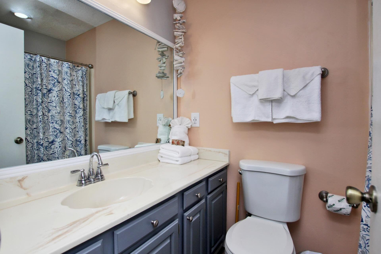 Bathroom 3, Ocean Reef 304, Baldwin