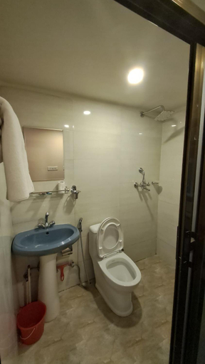 Bathroom 3, Tashi Pal Hotel Pvt. Ltd, Bagmati