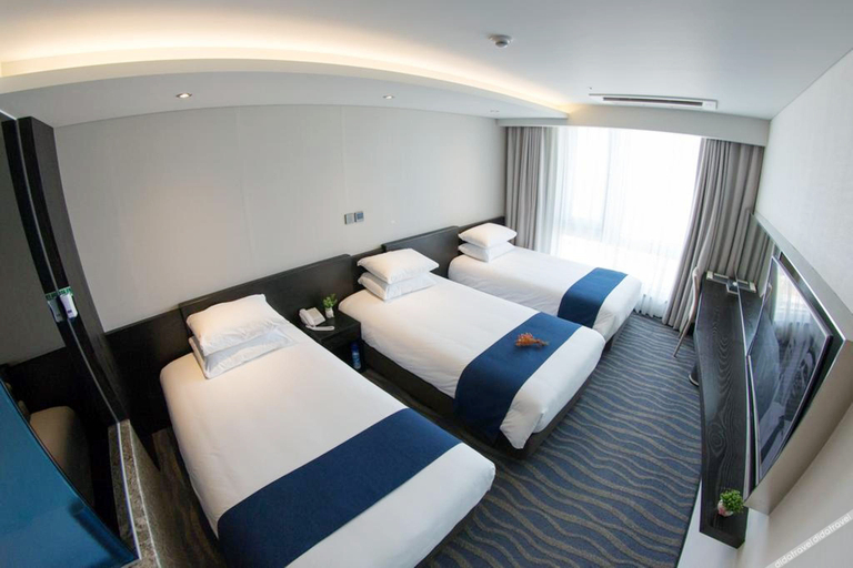 Bedroom 5, J-Grand Hotel, Jeju