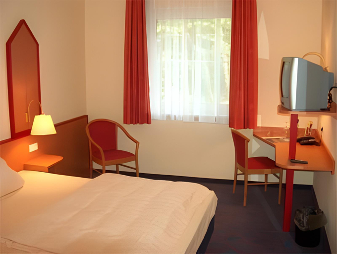 Bedroom 10