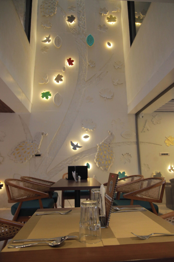 Food & Drinks 4, Country Inn Gurugram, Gurgaon