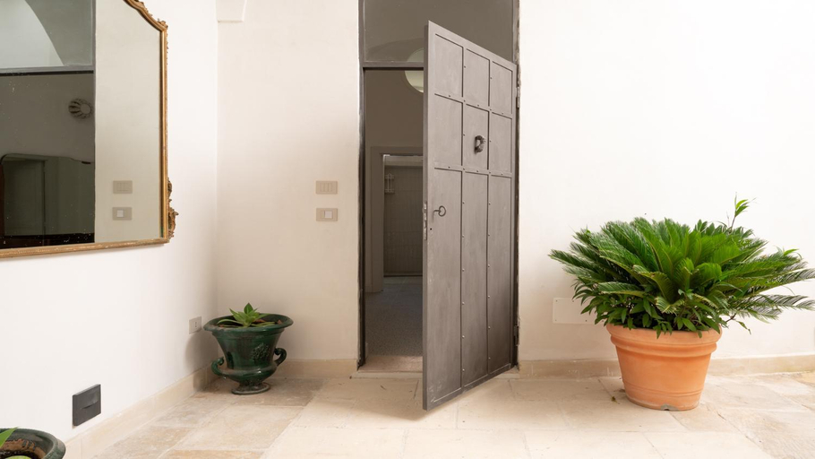 Others 4, Chicca's Rooms, Lecce