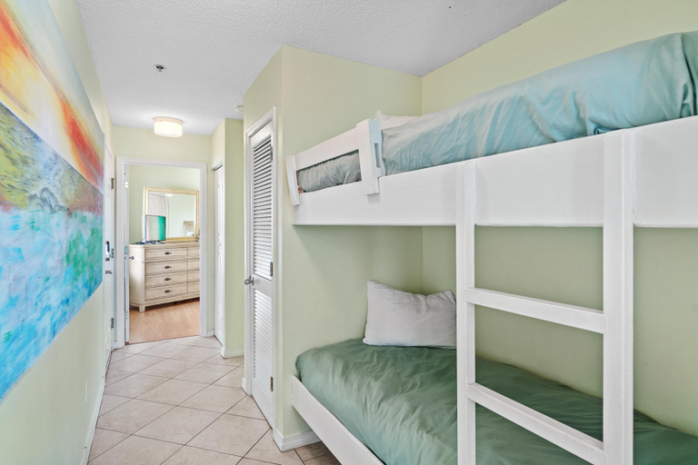 Bedroom 3, Grand Caribbean West 215, Okaloosa