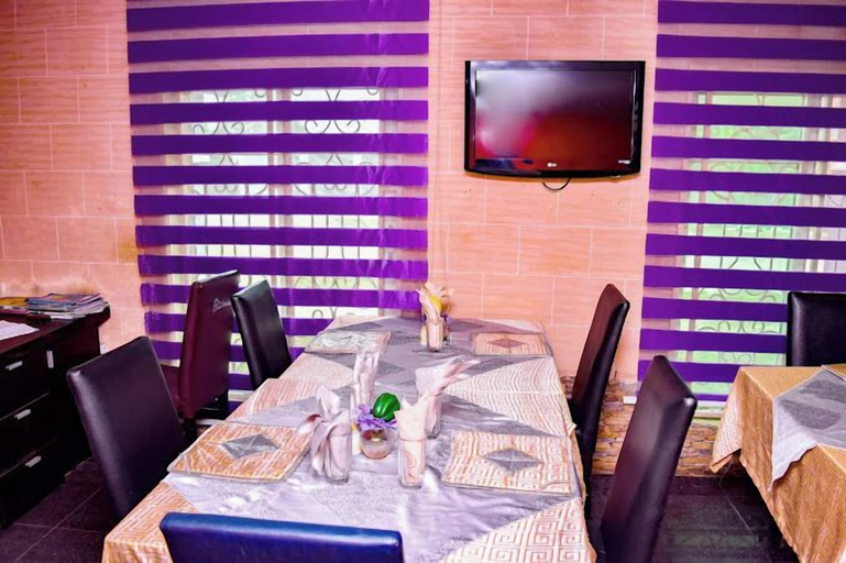 Food & Drinks 5, CANDOW HOTEL, IbadanNorth