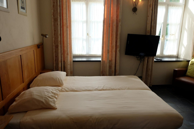 Bedroom 2, Studio in a Castle From the 16th Century, Liège