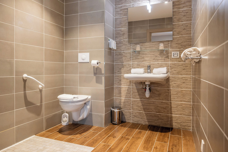 Bathroom 5, Hôtel Le Bastia, Haute-Corse