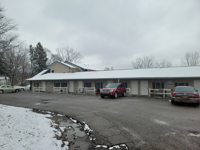 Exterior & Views 2, Grand Howell Inn, Livingston