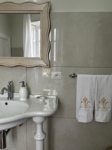 Bathroom 4, La Casa di Ilde Maison de charme et d art, Benevento