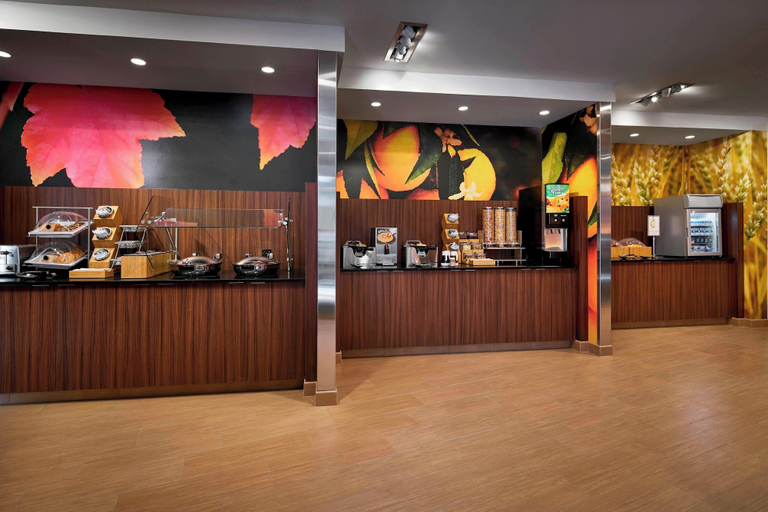 Food & Drinks 5, Fairfield Inn & Suites by Marriott Alexandria, Fairfax