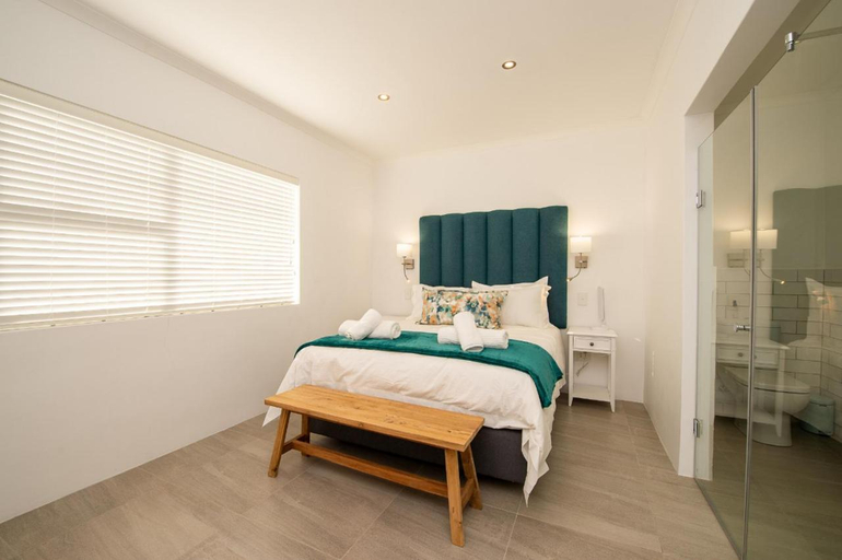 Bedroom 2, Struisbaai Apartments, Overberg