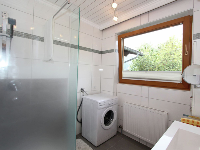 Bathroom 3, Apartment in Stumm Near Ski Slopes, Schwaz
