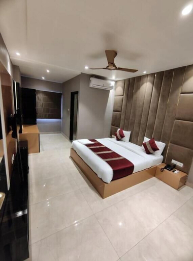 Bedroom 4, Hotel Maya Crystal, Kanpur Nagar