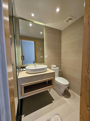Bathroom 22
