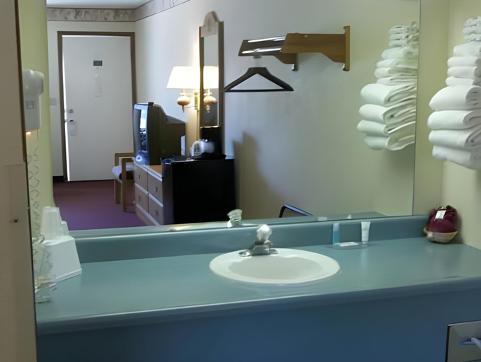 Bathroom 12