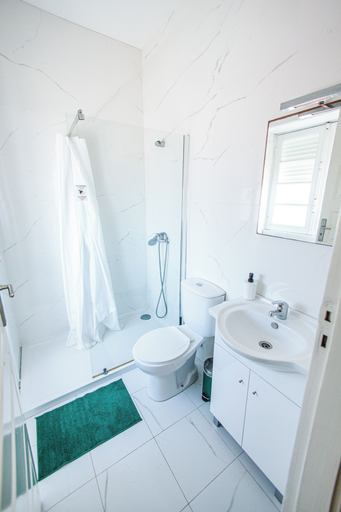 Bathroom 4, Green Coast Surfhouse, Espinho