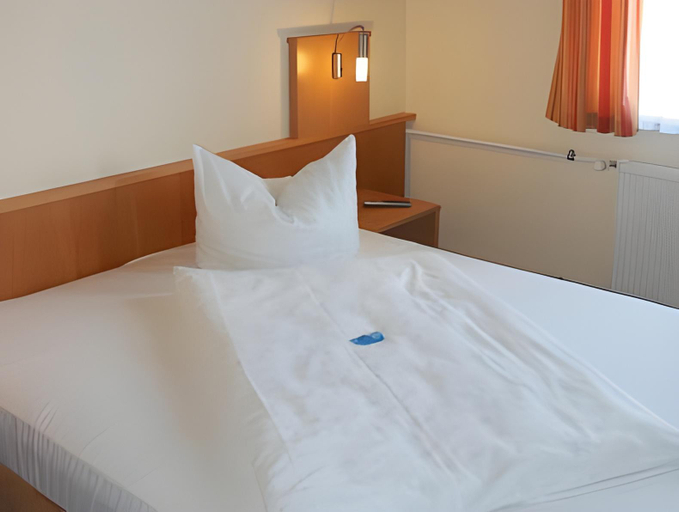 Bedroom 10