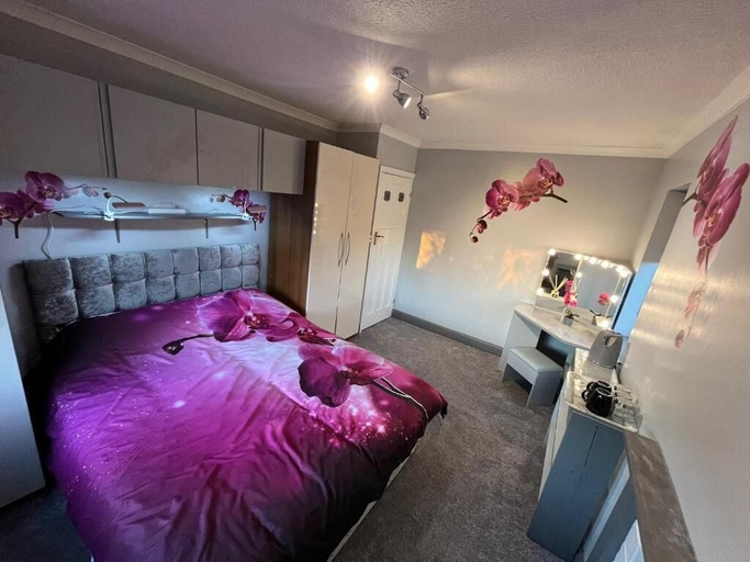 Bedroom 2, WILLOW RIDGE - a large country house with 3 rental rooms, Bath and North East Somerset