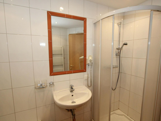 Bathroom, Luxurious Apartment in Langenfeld With Sauna, Imst