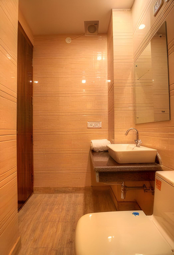 Bathroom 14