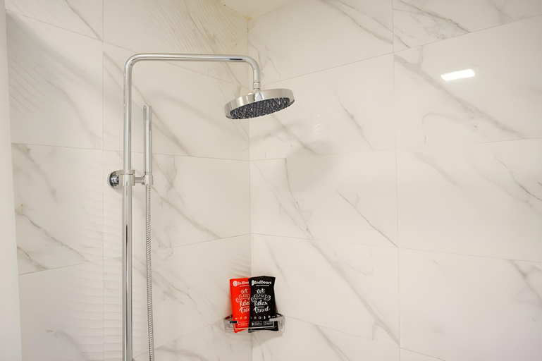 Bathroom 7