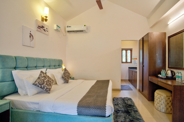 Bedroom 4, CLOSE2C BY THE ARKS VILLA, North Goa