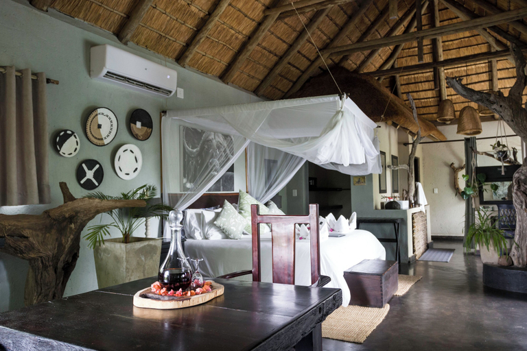 Bedroom 2, Ezulwini Game Lodges, Mopani