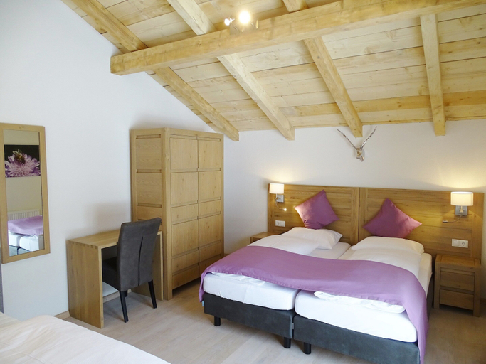 Bedroom 3, Detached Chalet Close to the ski Area, Zell am See