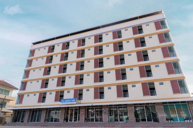 Nicha Residence Hotel, Din Dang
