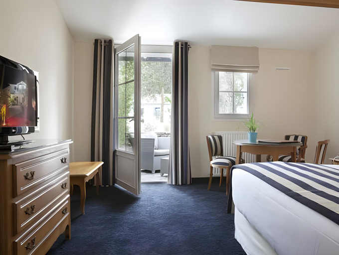 Bedroom 13