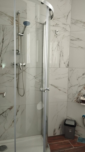Bathroom 3, NR89 Apartments, by ferry to Valletta in 10 minutes