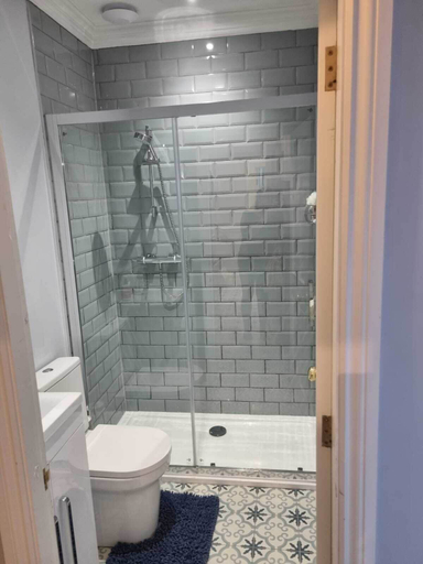 Bathroom, Hursley Lodge, Lincolnshire