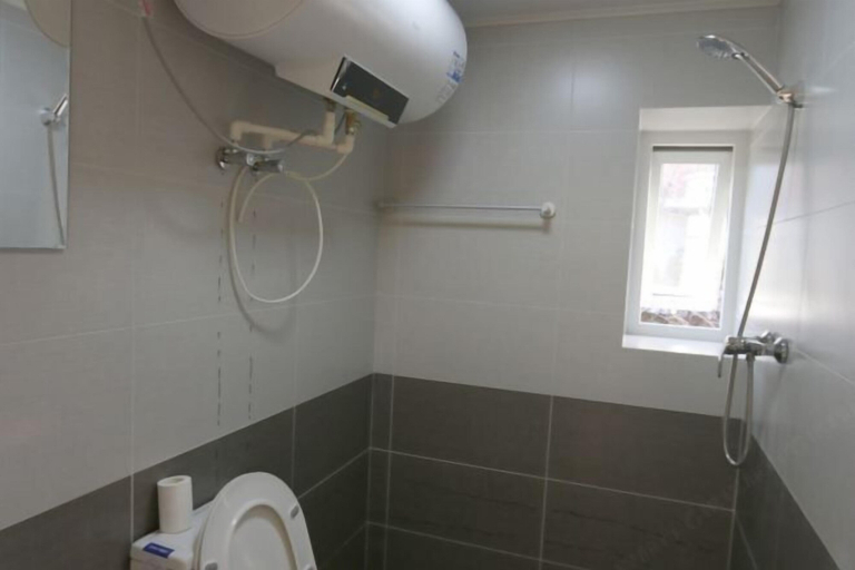 Bathroom, Shenyang Chang Kuan Gao Hostel, Shenyang