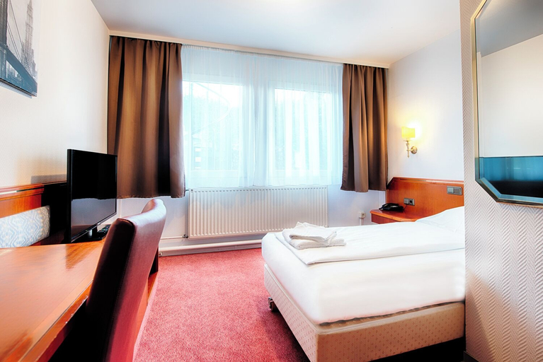 Bedroom 5, Hotel B1 & Hotel B1 Tourist, Berlin