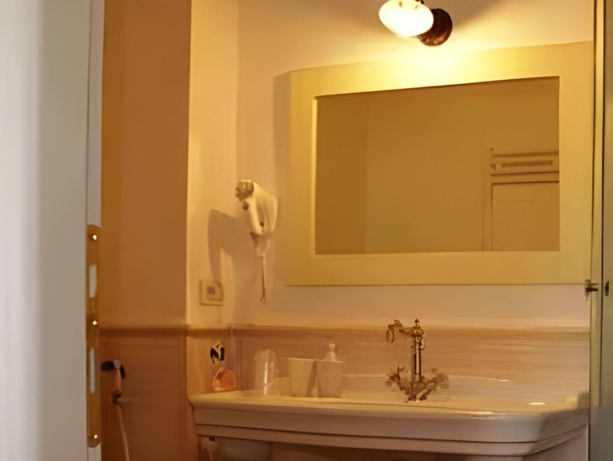 Bathroom 6