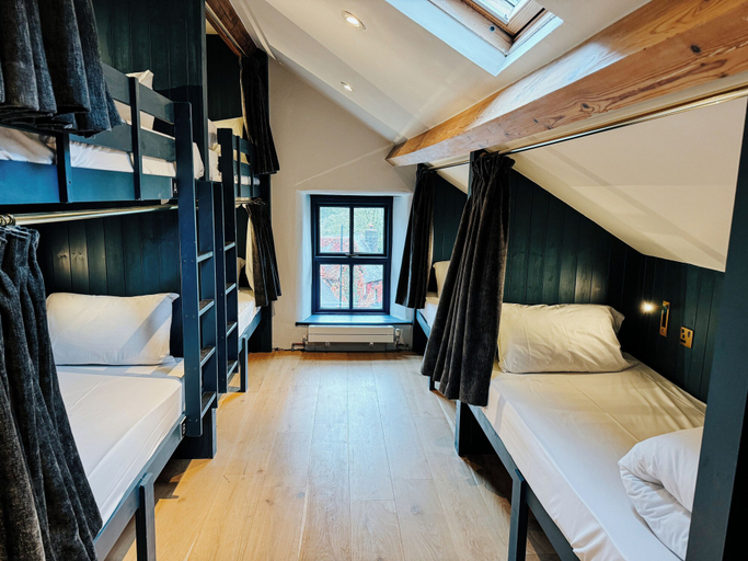 Bedroom 3, Base Camp Snowdonia, Conwy