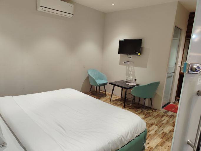 Bedroom 5, Rivaz Hotel And Restaurant, Delhi