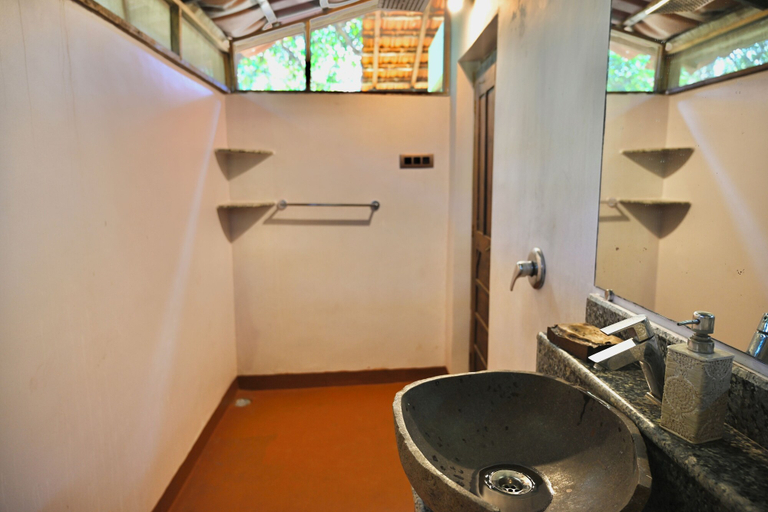 Bathroom 3, Sohum Spiritual Resort, North Goa