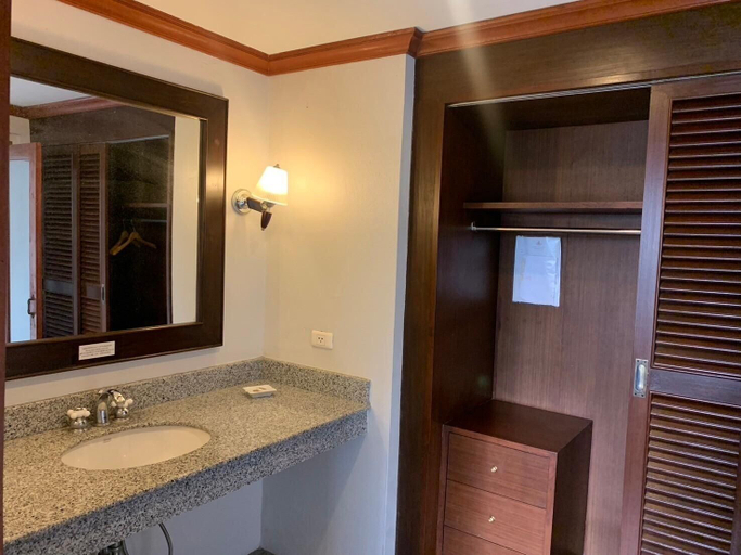 Bathroom 4
