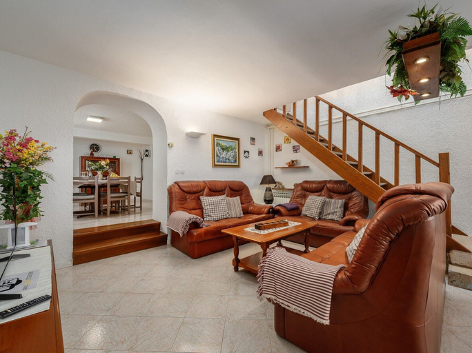 Others 5, Spacious Holiday Home in Istria Croatia With Pool, Poreč