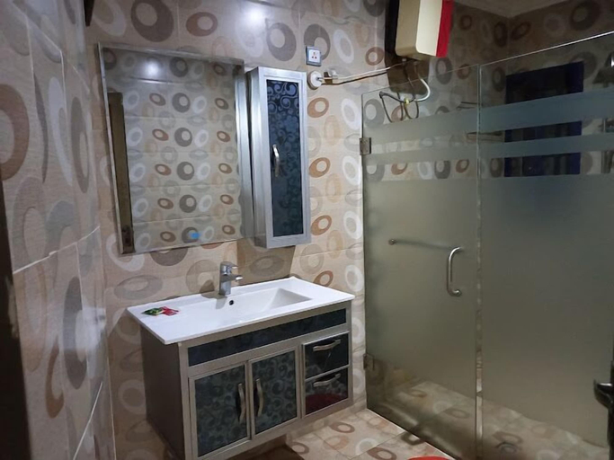 Bathroom 4, 77 Palms Hotel, IbadanNorth