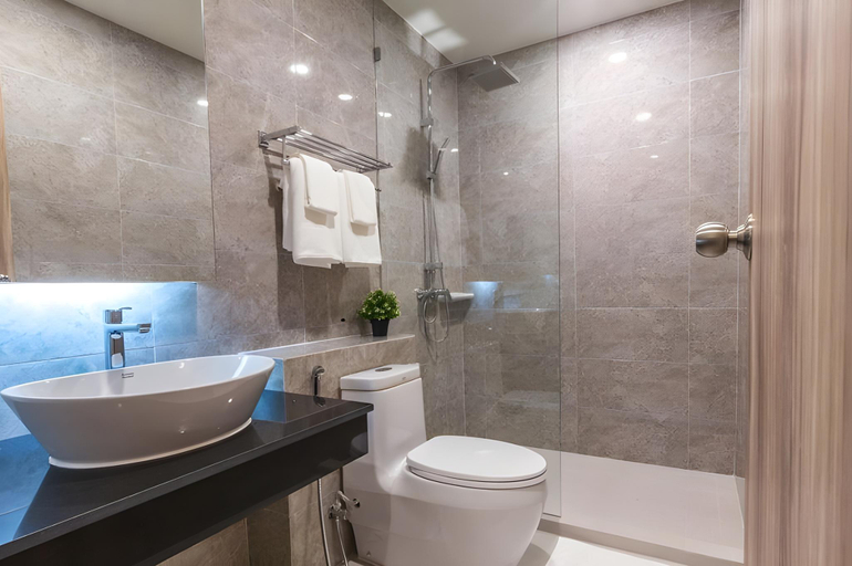 Bathroom 12