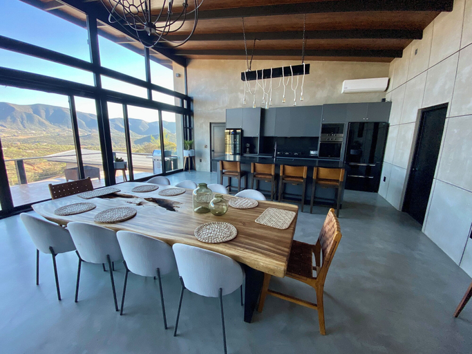 Dining Room 4