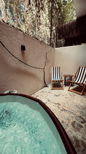 Swimming Pool 13